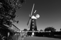 Dobsons Windmill, Burgh le Marsh village