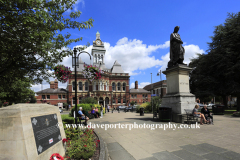 Sir Issac Newton and Guildhall, Grantham