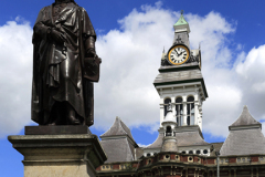 Sir Issac Newton and Guildhall, Grantham
