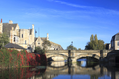 Autumn colours, river Welland bridge, Stamford