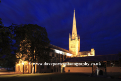 Nightime view of Norwich Cathedral