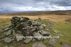 The ruins of a bothy shelter, Loadpot Hill fell