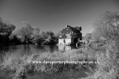 Houghton Mill river Great Ouse, Houghton village