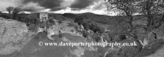 Cave Dale and Peveril Castle, Castleton village