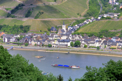 Assmannshausen town on the river Rhine